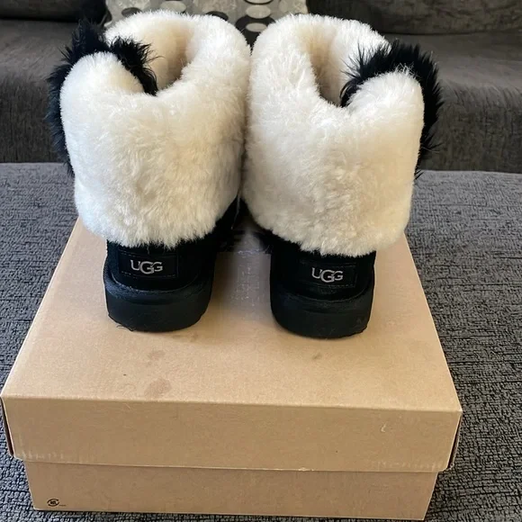 Ugg Women Classic Mini Wisp Boots - Picture 8 of 8